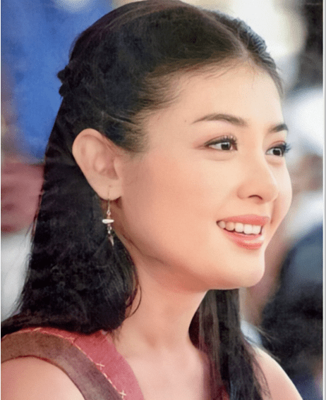 提帮功王子曝光西拉米的旧照片,提醒泰王玛哈,无数粉丝潸然泪下