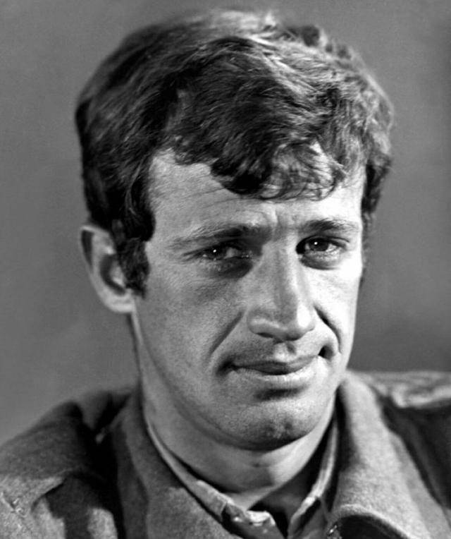 让-保罗·贝尔蒙多:独特的个性,在电影中魅力四溢的演技_表演_角色