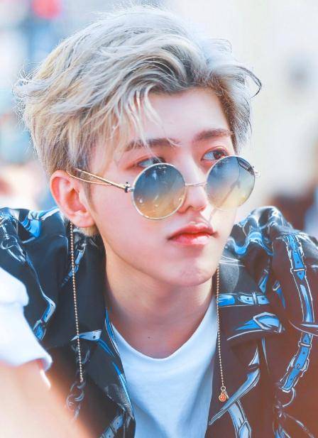 火得莫名其妙,却没有代表作,华晨宇已经人尽皆知_什么_歌曲_黄子韬