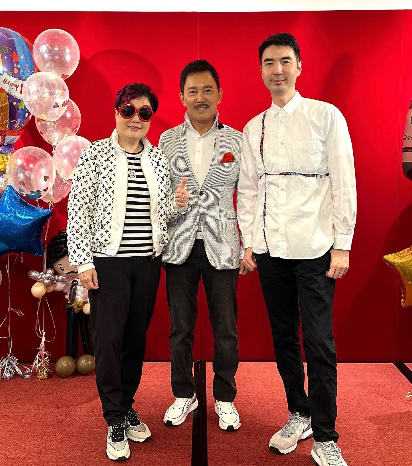 谢霆锋母亲狄波拉活力无限,为75岁丈夫举办盛大生日宴,感动众人_谢贤