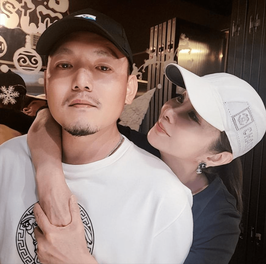 66岁身边仍追求者不断,现男友比她还小30岁_邱泽_罗志祥_言承旭