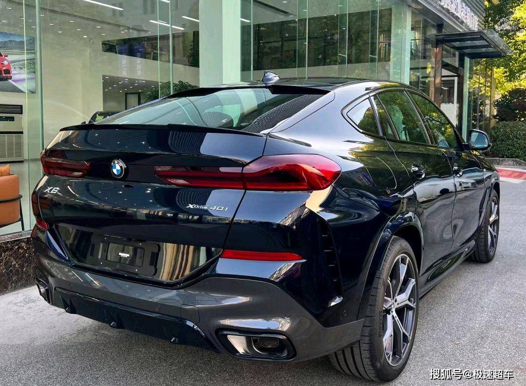 又一豪华suv"售价调整",落地不足70万,轿跑元素丰富,实拍宝马x6