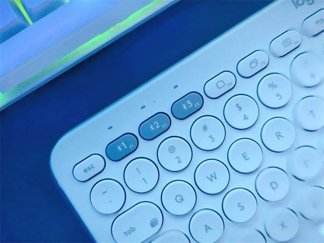 罗技k380蓝牙办公键盘怎么样？连接手机平板打字真是绝了