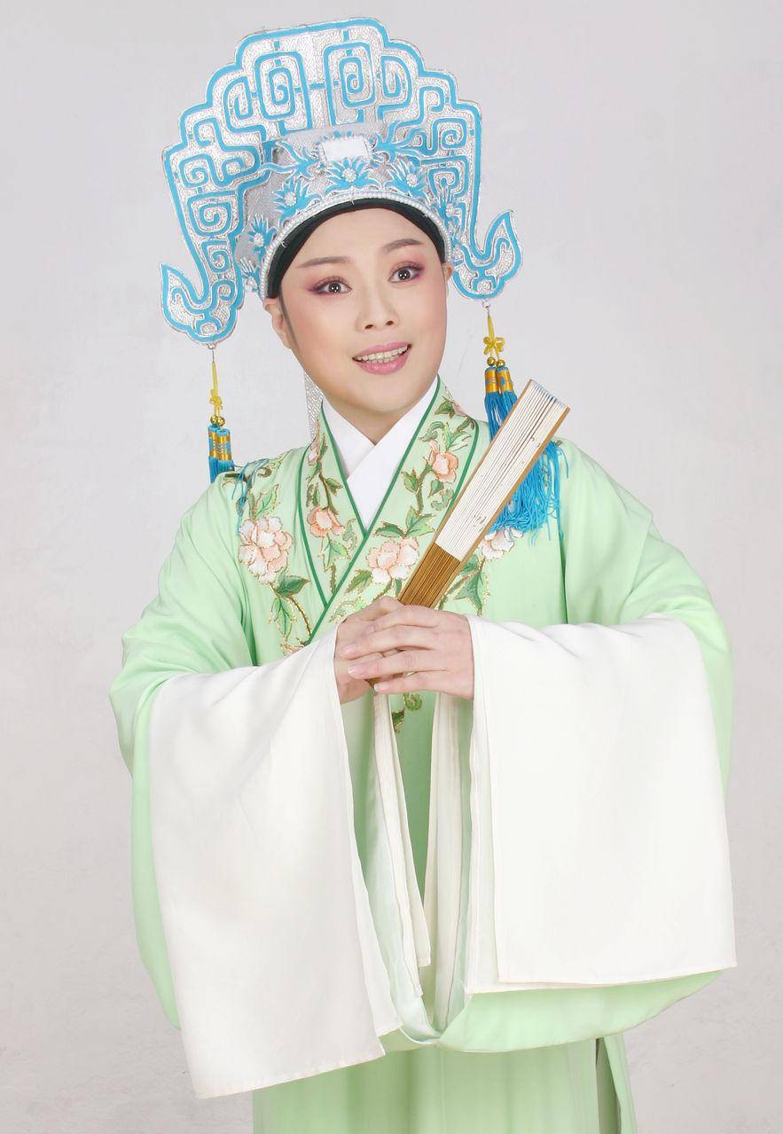 越剧名家萧雅:因为爱情出国,为了越剧回国_电视剧_桂芳_尹派