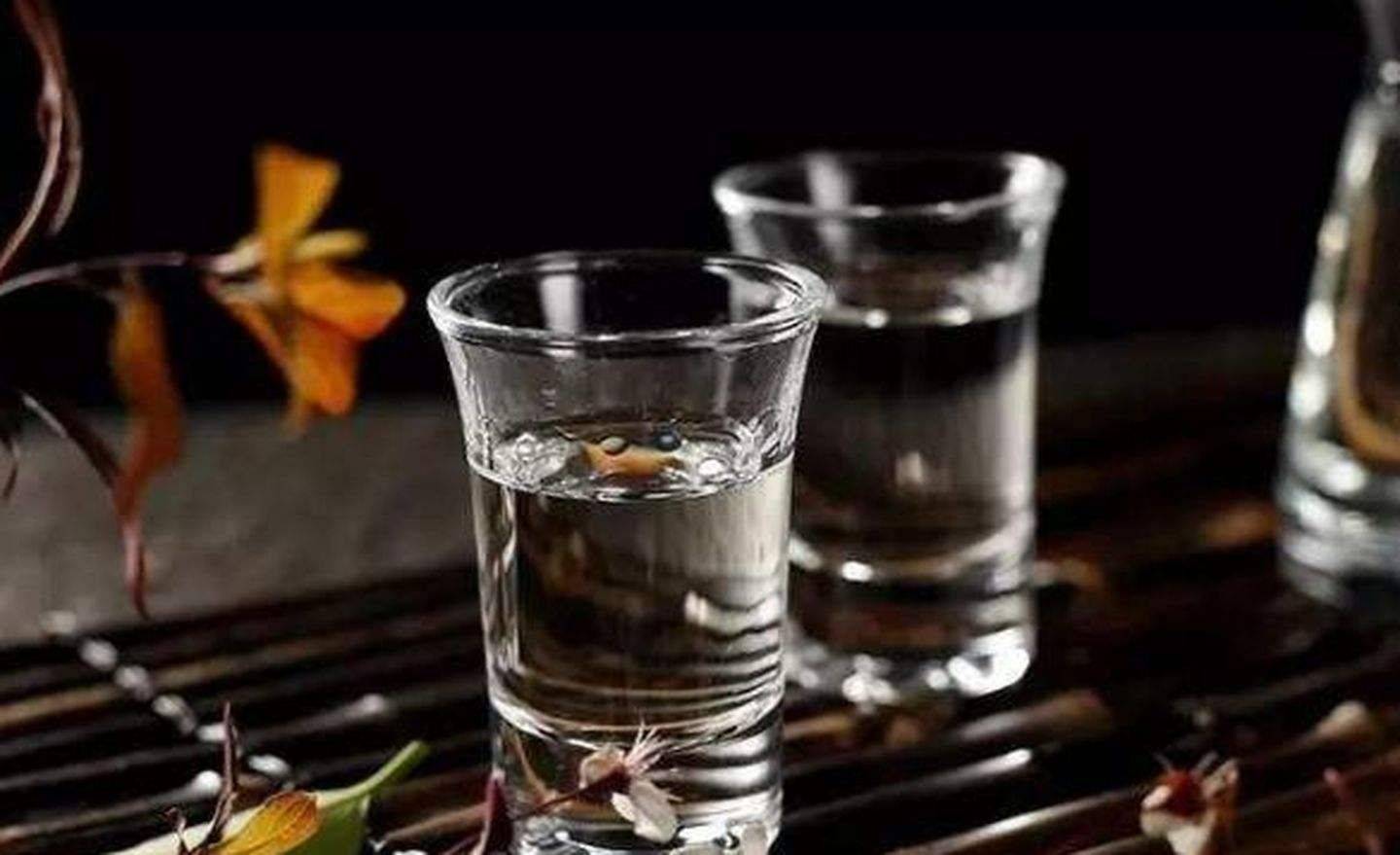 酒盅_香气_开端