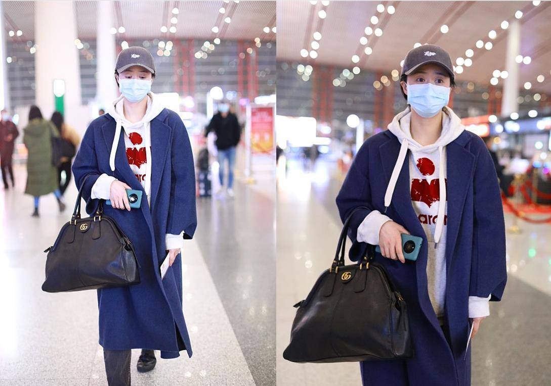 蒋欣真不像是年近40的人,蓝色卫衣配短发好显嫩,少女感明显_时尚_个性