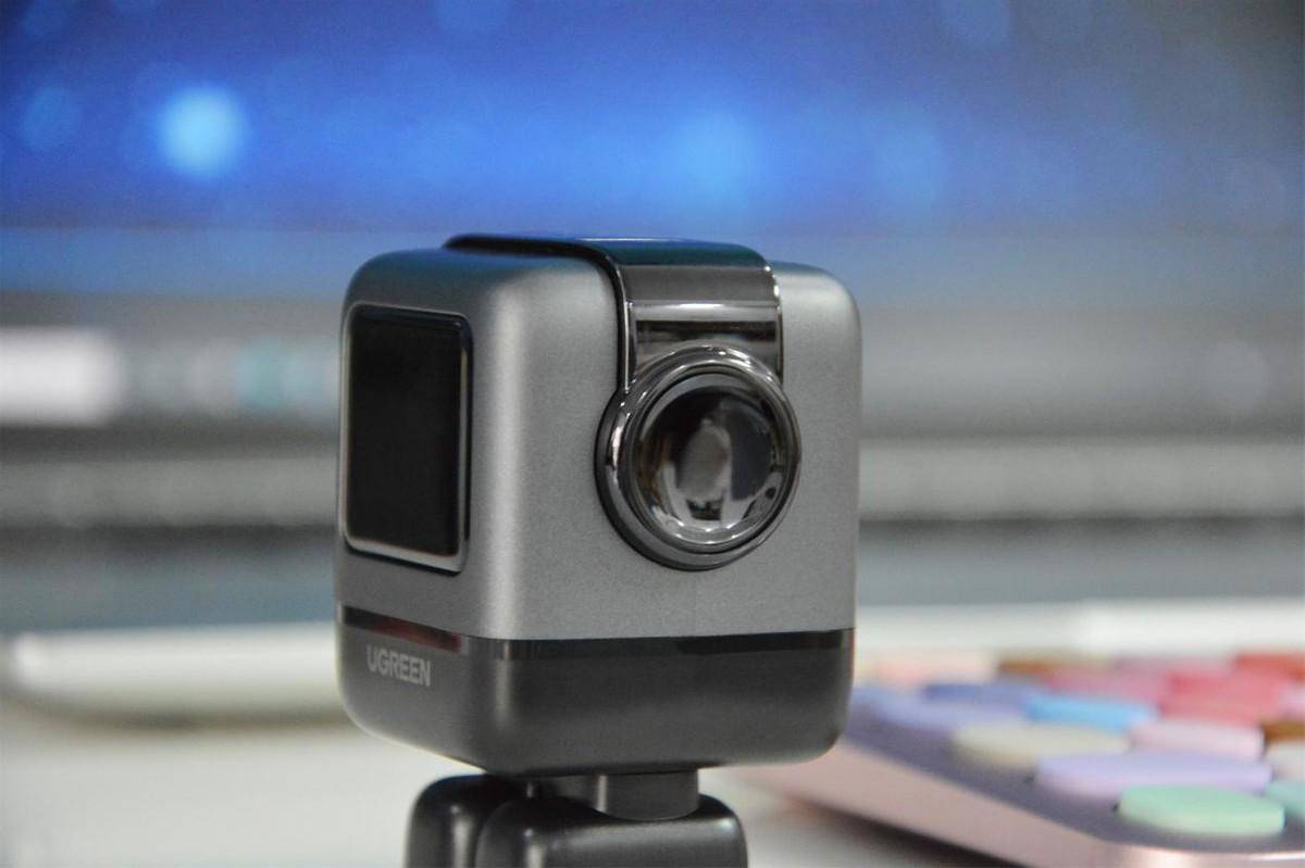 萌宠机器人造型，绿联Q湃机器人65W快充充电器体验，生产力加倍