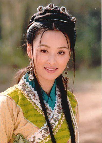 她是章子怡同班同学,张国立爱慕她,貌美如花却不红_李馨雨_纪晓岚_中