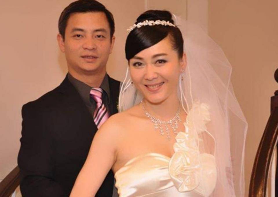 嫁大10岁导演被骗财骗情,41岁二婚成人生赢家_感情_李大双_王小列