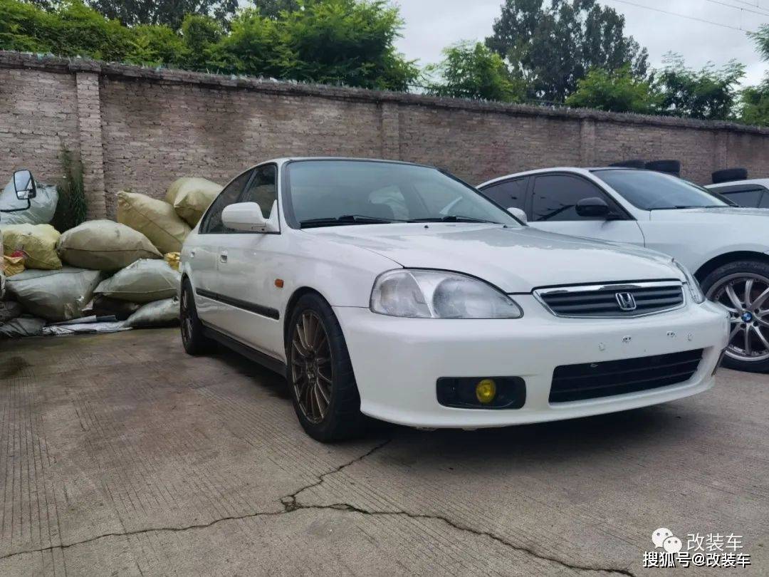 看老港片中了马自达bg323的"毒",用改装的方式让它重回青春_搜狐汽车