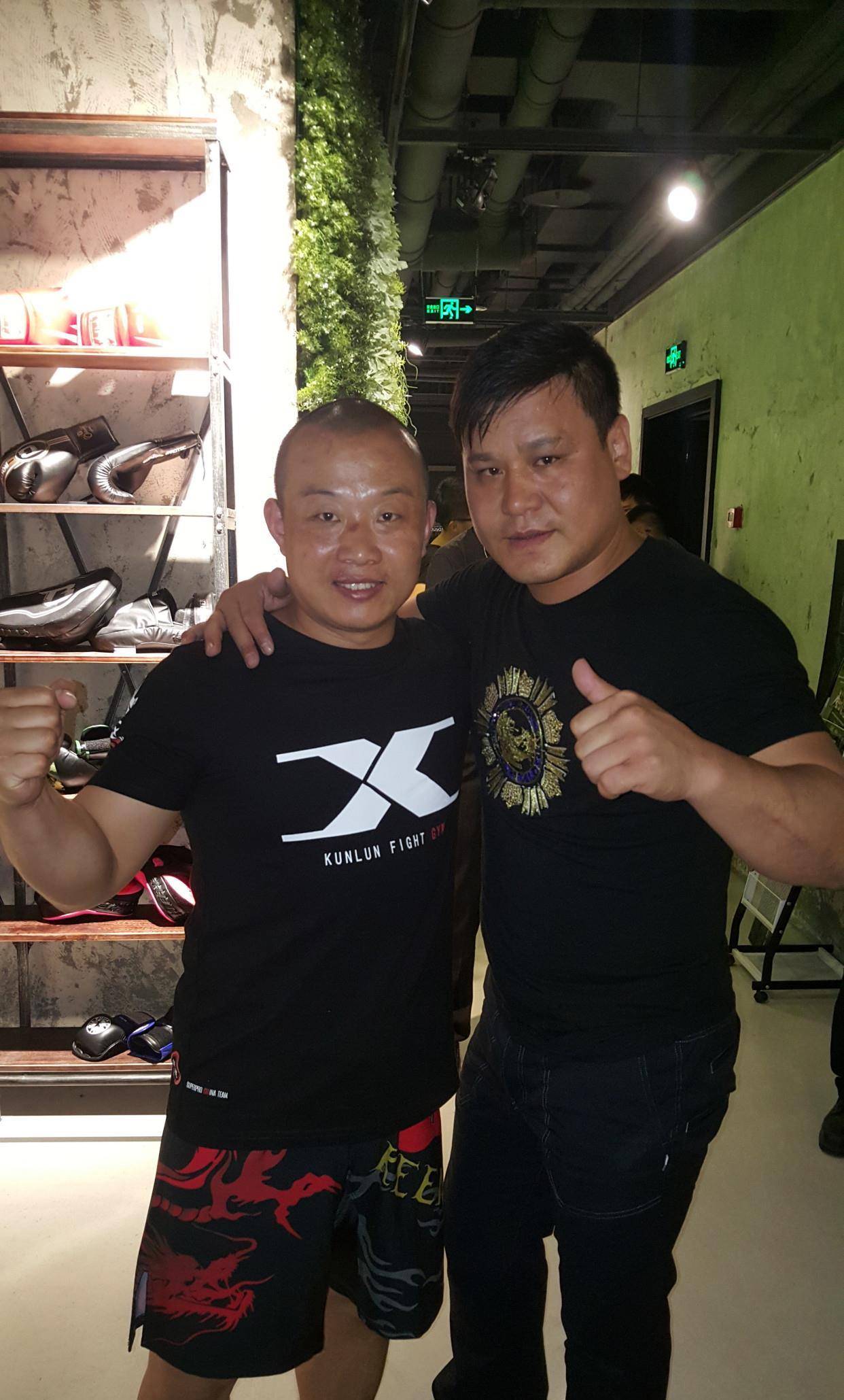 他曾是搏击冠军,如今已经因伤退役,转战娱乐圈_柳海龙_刘玲玲_成龙