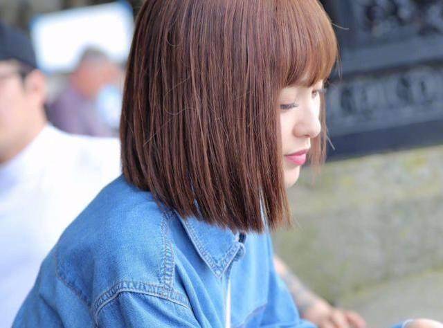 唐嫣晒新搭配又美了,网友喜欢唐嫣的齐刘海!_发型_照片_穿着