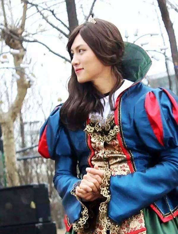 女装_造型_金希澈