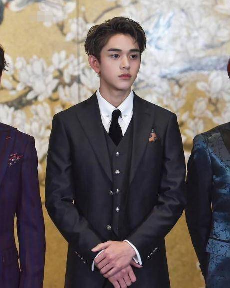 因为黄旭熙的梦想,她们领养澳洲山火受灾考拉_lucas_家庭_普通话