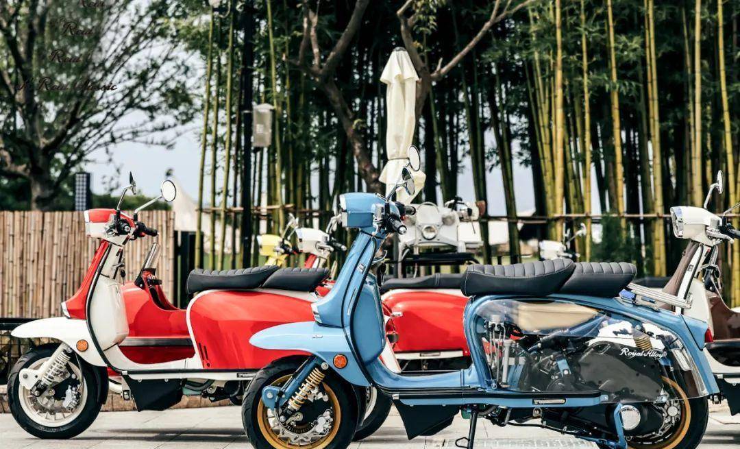 ra摩托泳池派对,带你解锁不一样的复古踏板_搜狐汽车_搜狐网