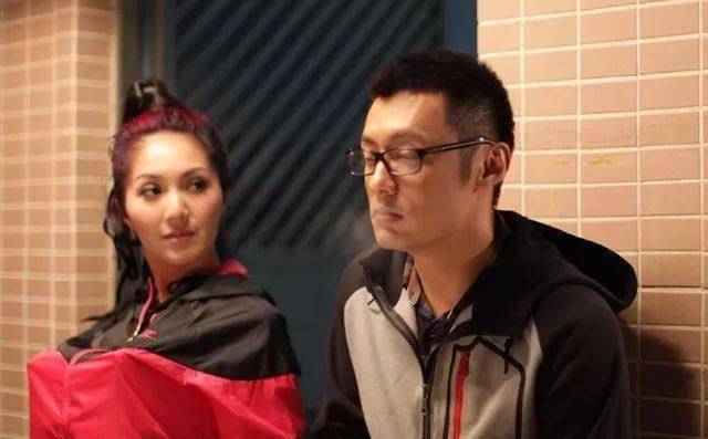 看她和余文乐的婚纱照就知道了_因为_误会_杨千嬅