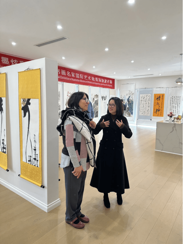 澳大利亚中国美术馆馆长包晓明出席本次活动,他表示:相知无远近,万里