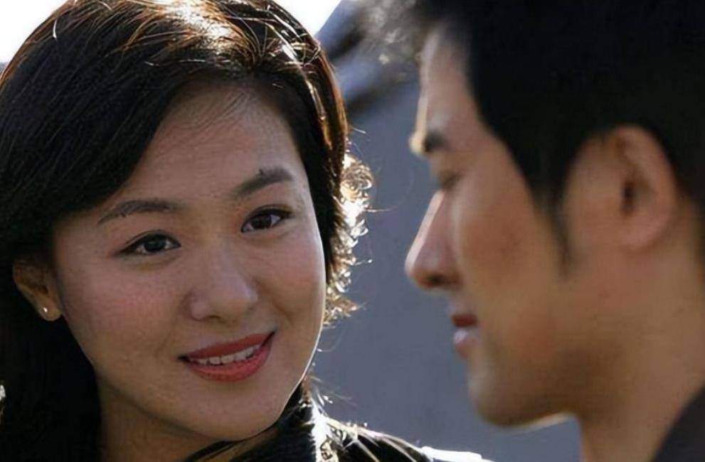 沈傲君:拿200万向聂远求婚被拒,相亲嫁给外交官丈夫_男友_因为_郭富城