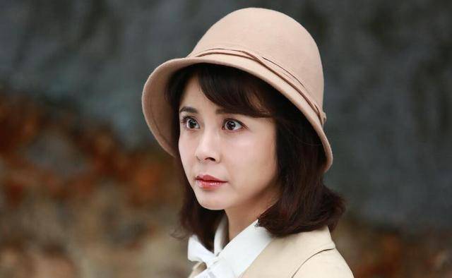 杨若兮晒照庆祝与连奕名结婚十周年,低调的幸福生活惹人羡慕_电视剧