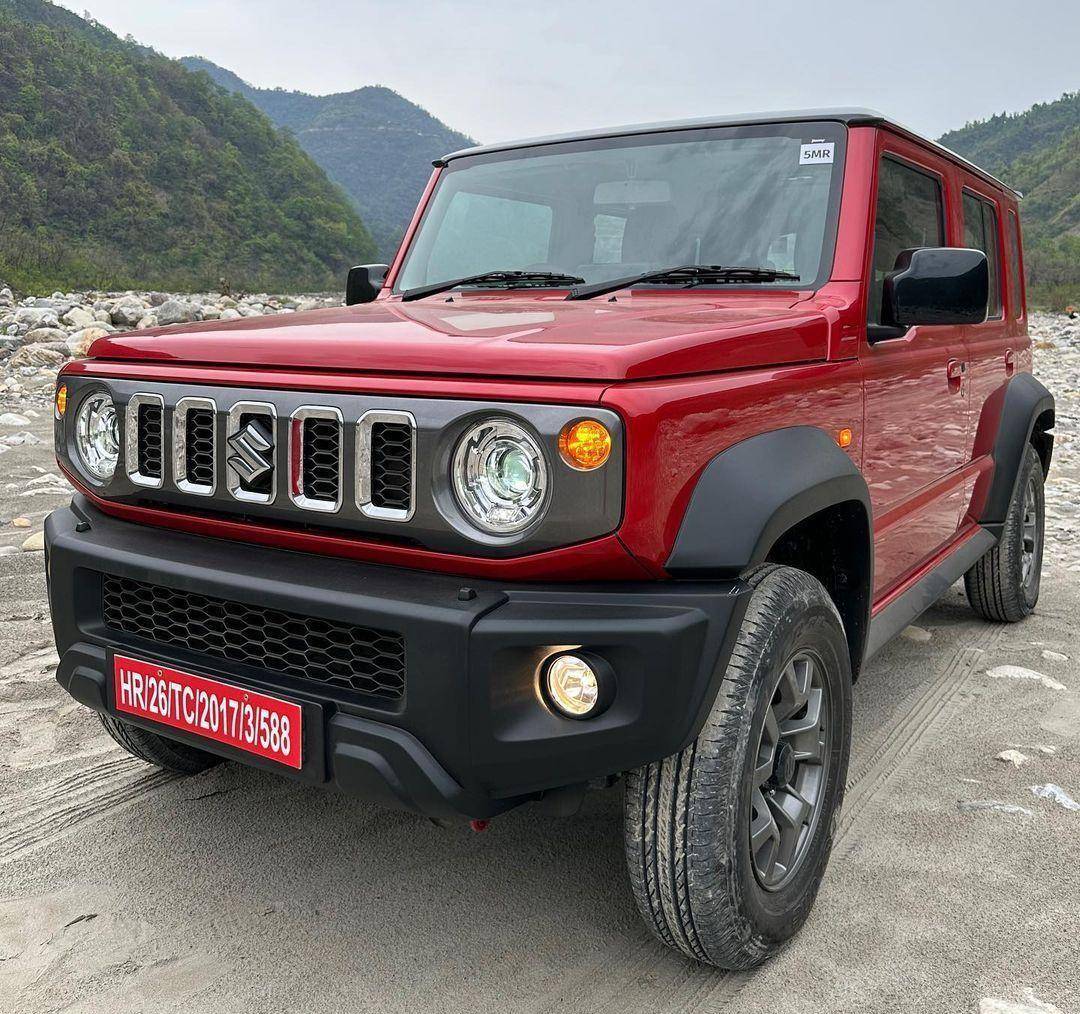 原创:新款"吉姆尼"5座版海外现身,外观化身悍马,内饰不再廉价_搜狐