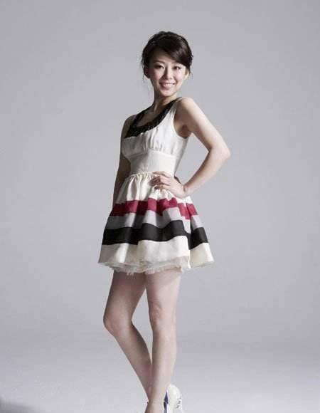 大台球女神潘晓婷最早写真集!风格大胆更时尚!年轻漂亮身材好