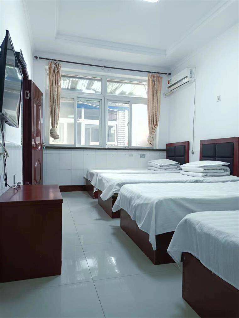 辽宁葫芦岛兴城觉华岛聆海宾馆,小院正面大海,观景平台超有特色!