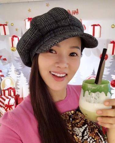 伊能静素颜面对镜头不慌张,坦然接受自己变老事实,毫不做作_网友_年纪