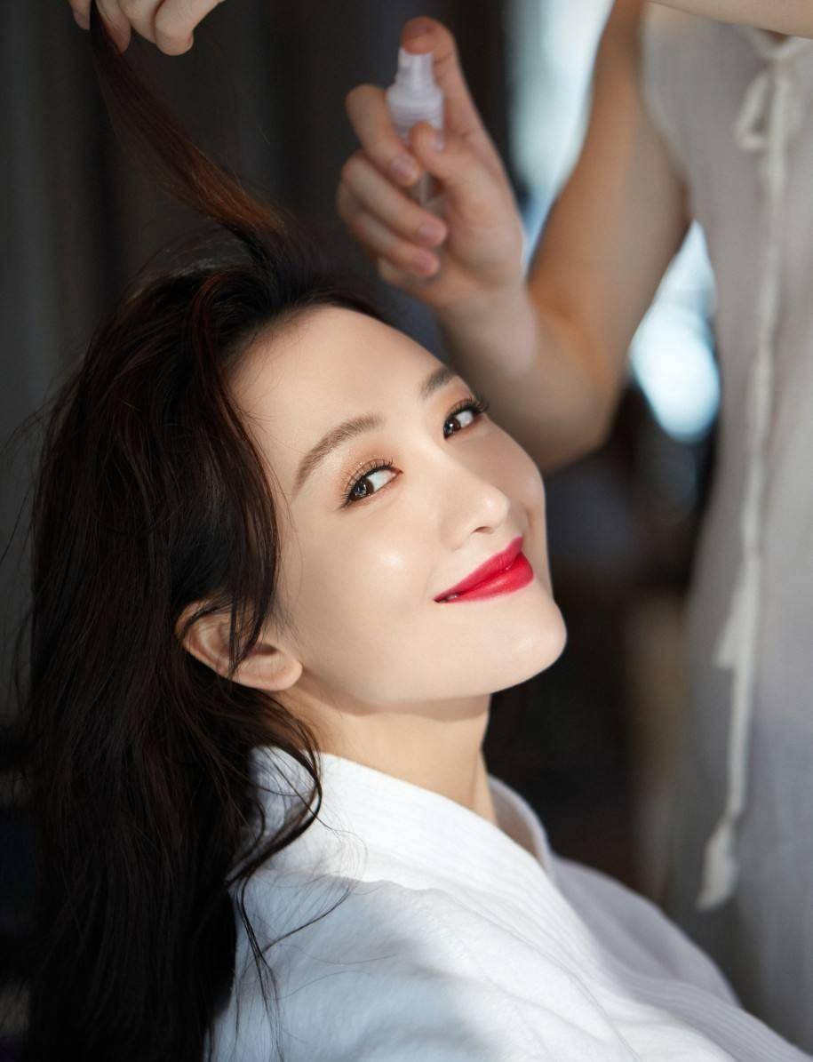 "夜光剧本"6年,杨幂和王鸥的差距一目了然,原来一切早有预兆_刘恺威