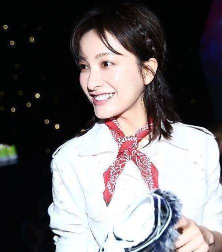 "高鼻梁"的5位女星,董洁的鼻子线条太完美,她的看起来超精致_杨颖