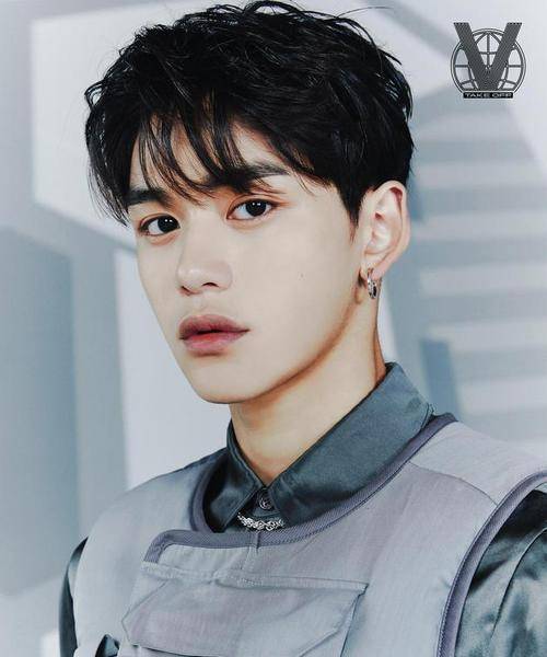 蔡徐坤成鹿晗后第二帅?_沙溢_黄旭熙_一大