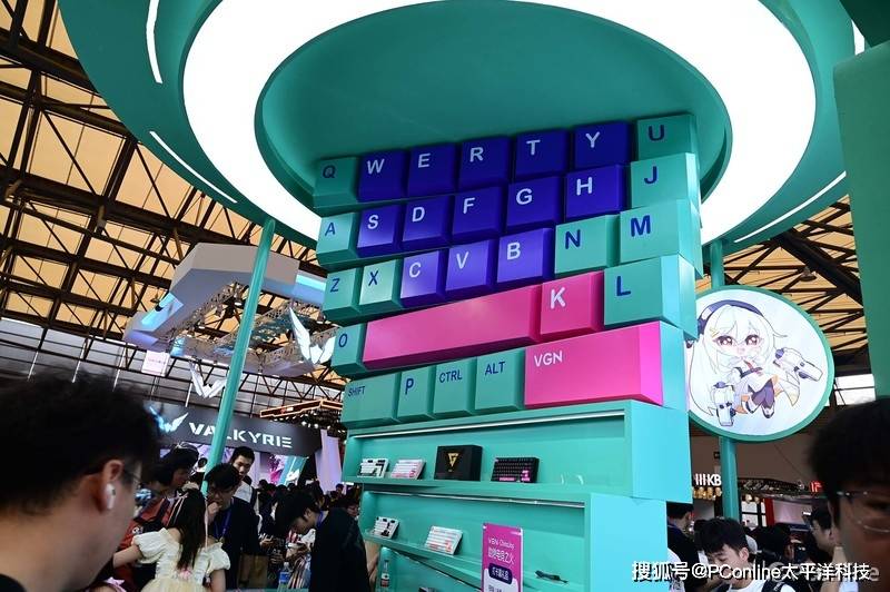 chinajoy速递:穿越人山人海,只为看那一眼百花齐放的硬件_主机_展台