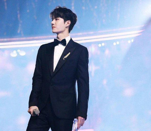 王一博大粉喊话蔡徐坤,请管好自家粉丝,消停点_在线_不知道_摩托