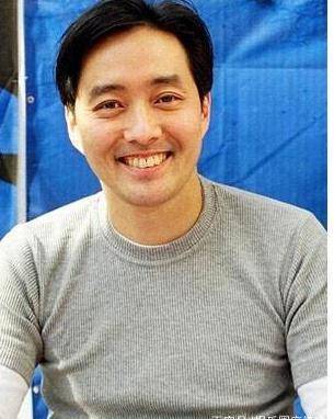 《梅花三弄》"鬼丈夫"李志希近照曝光与美女k歌胖到认不出来_琼瑶