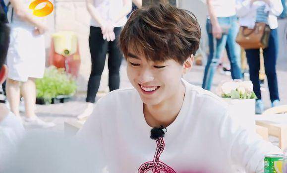 中餐厅2首播看点多,王俊凯炒饭获赞,舒淇鳕鱼被苏有朋调戏!