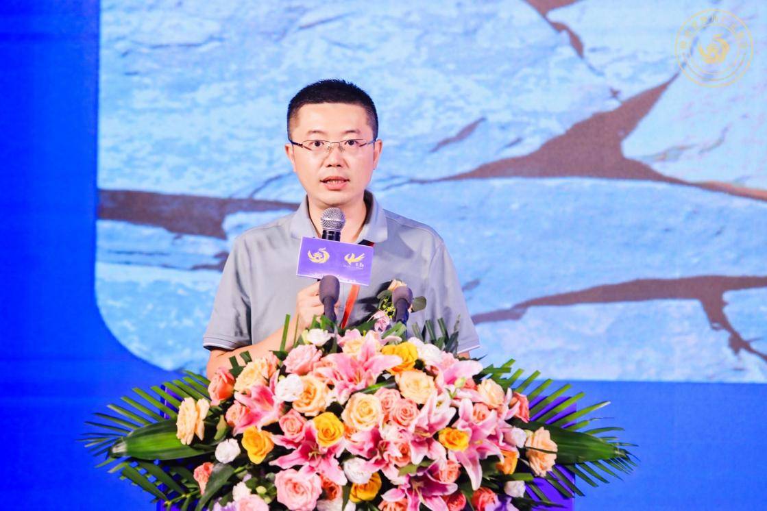 旺苍县政府副县长任伟霖作推介未来,陕西省四川广元商会将在新一届