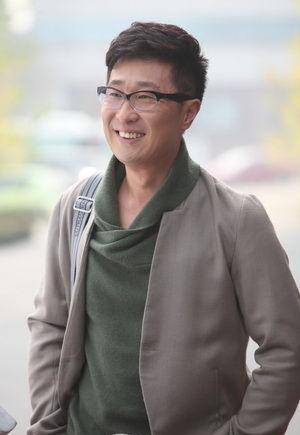 林永健称自己太丑,生不出关晓彤这样的女儿,对方高情商回答被赞_观众