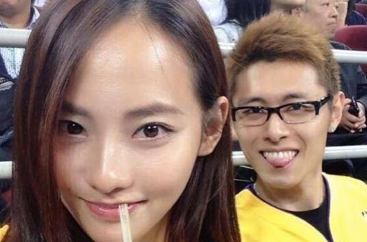 张嘉倪荧幕形象被毁,路人生图"黑成碳",网友直呼:太难看!