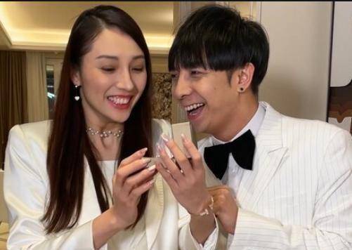 郑建鹏:娶到美女模特,和老婆拍视频积攒5千万粉,一年赚几套房_颜真_严