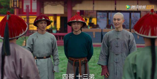 而且,在原著《梦回大清》中,女主无意间在故宫迷路,走到一间房子突然