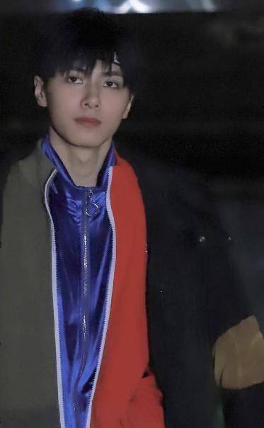 周柯宇:什么高冷的"嘉行太子",明明是温暖的小太阳_影迷_球迷_年龄