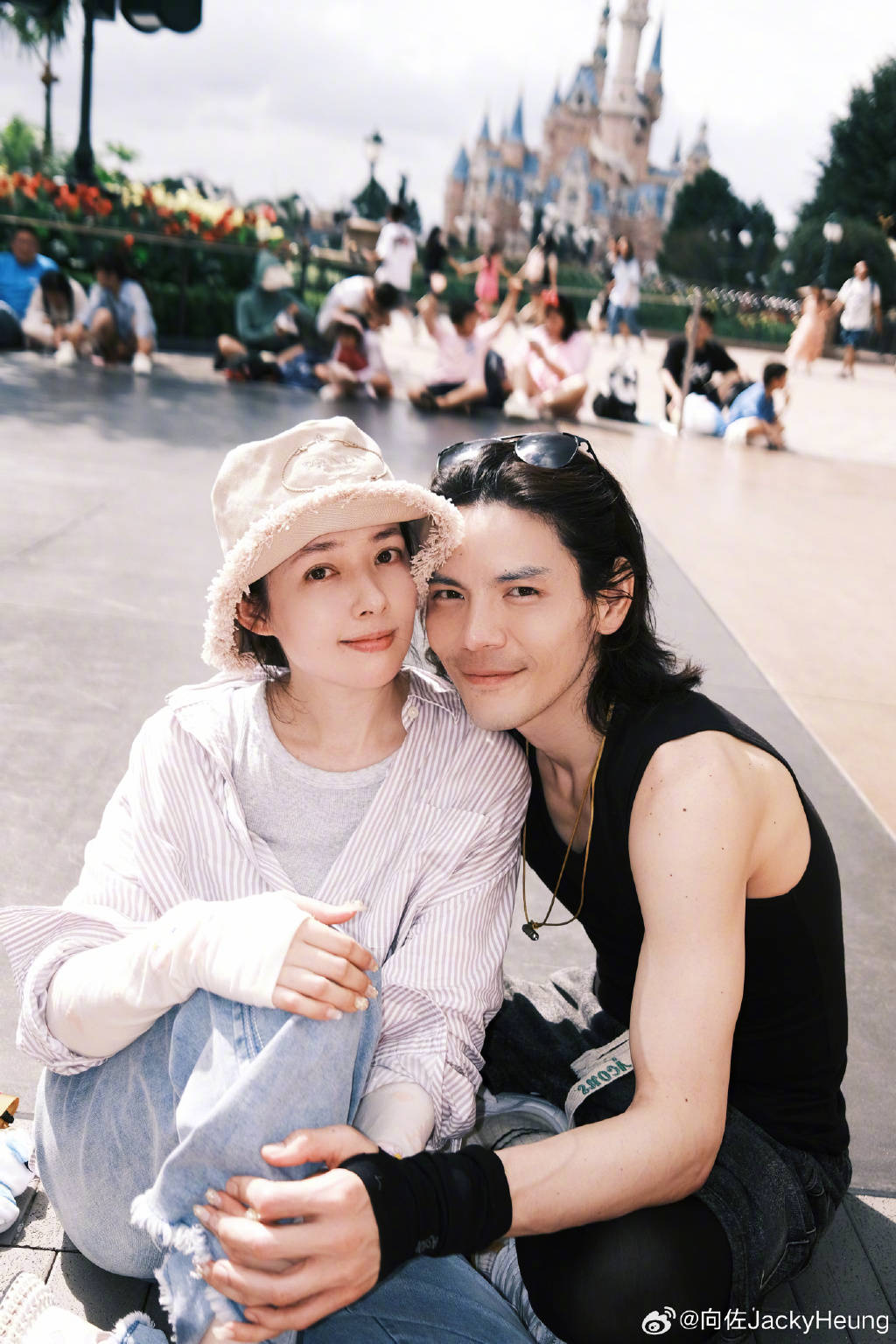 向佐郭碧婷甜蜜互动再次偶遇,爱情稳定成为话题焦点_网友_人们_向太