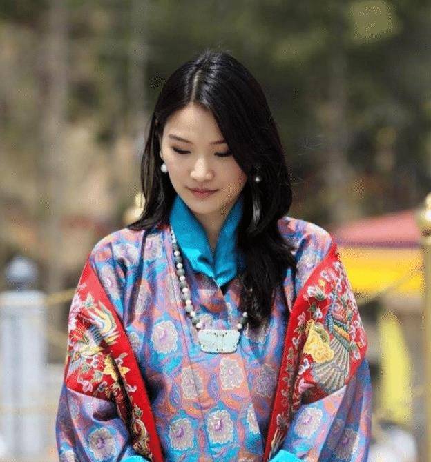 不丹国王前女友耍心机,不小心晒出亲密照,佩玛王后如何优雅反击