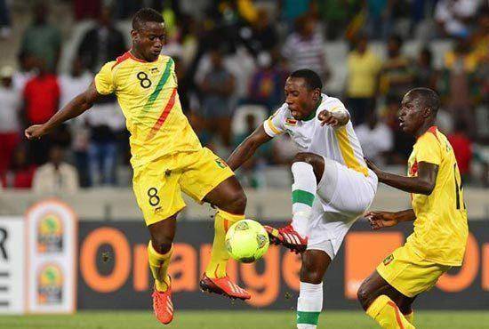 一场车祸让他的左手被截肢,4月后却神奇重返球场_足球_生涯_生活