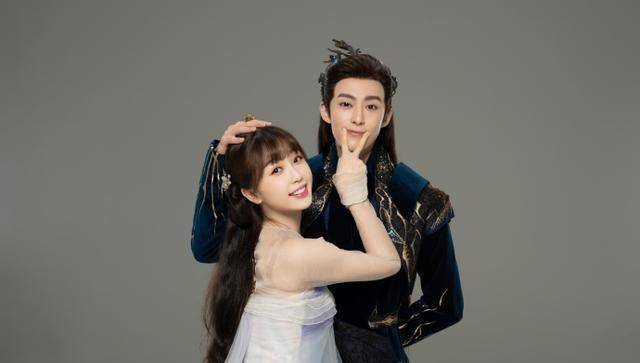 组图:《苍兰诀》制片人晒新剧照虞书欣王鹤棣互动超甜_眼神_俩人_粉色