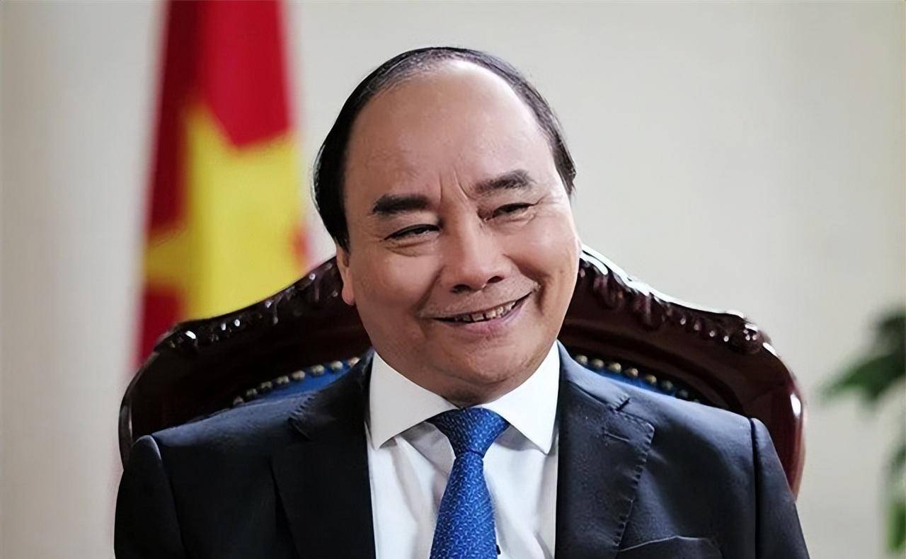 阮春福:越南笑面虎_母亲_岘港_发展