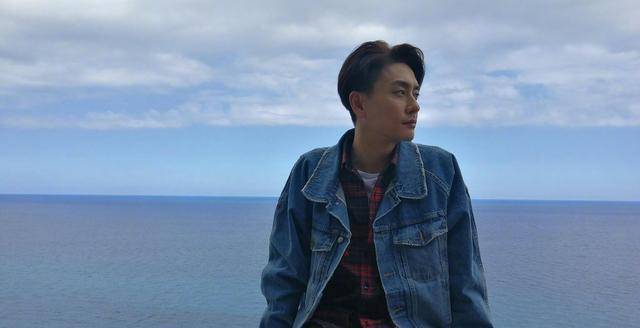 黄宗泽年龄40岁身材却像20岁,散发着时尚男人魅力,运动帮助了他_动作