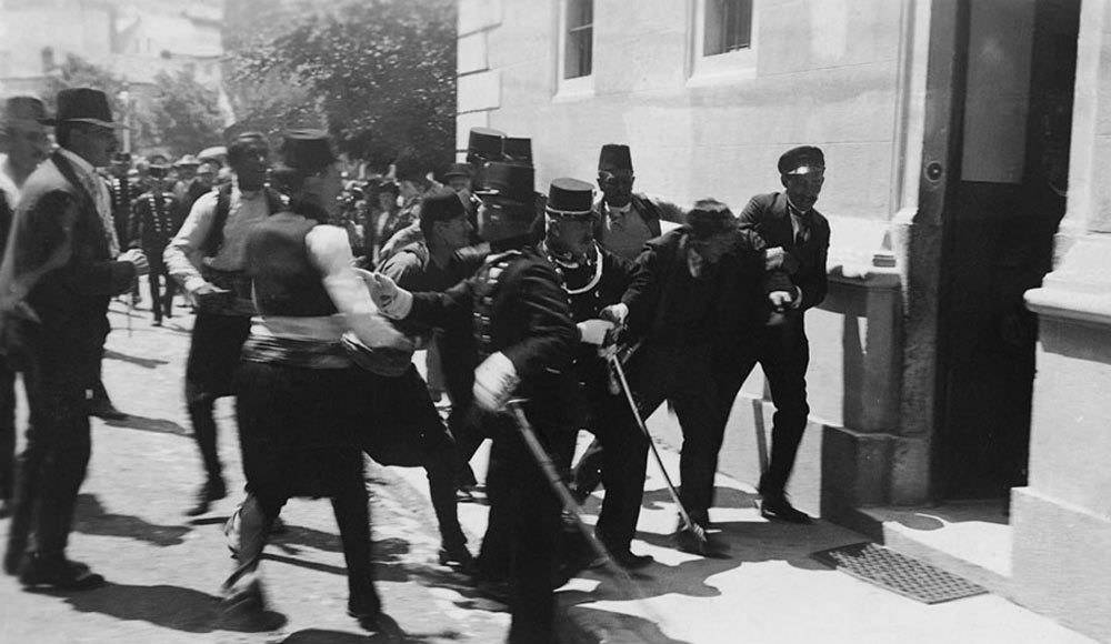 108年前 奥匈帝国王储斐迪南大公夫妇遇刺 此事件成为一战导火索_弗利