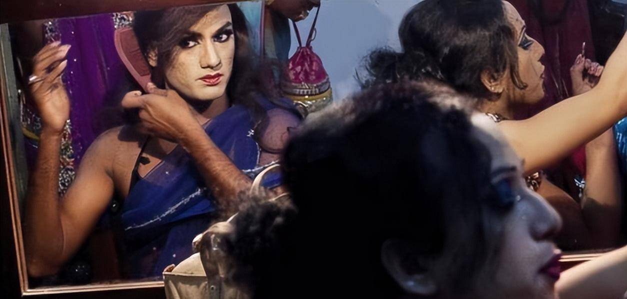 从"神的使者"到人人厌弃,印度阉人的真实生活到底有多惨?_海吉拉斯_罗