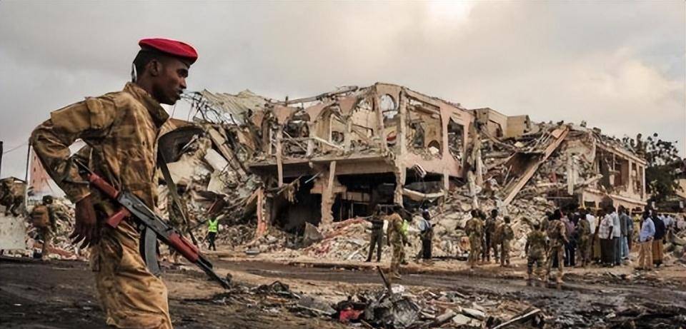 1991年索马里内战爆发,中国使馆被炸,老兵单枪匹马救244名同胞