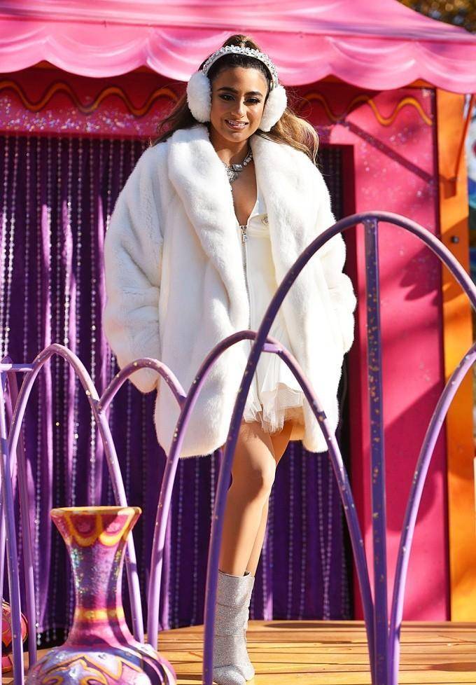 克里斯·詹纳(krisjenner)和男友科里·甘布尔(coreygamble)在巴黎